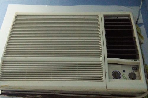 Window AC 1.5 ton for Sale urgent in Rashidiya Ajman