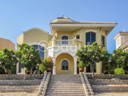 Beautiful Mediterranean Villa !! Huge Plot !! Palm Jumeirah, Garden Homes, Huge & Spacious 4 B/R + Maid for Rent @ 360K