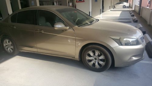 honda accord 2009 available for sale call 052 8622013