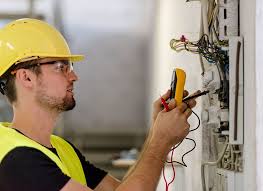 Electrician for contracting company,Sharjha