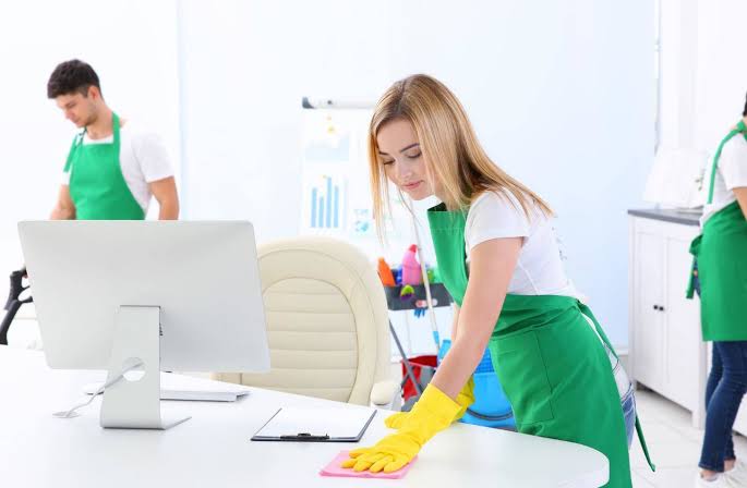 Uniformed, Hygienic & well trained  Cleaning Service – Qatar