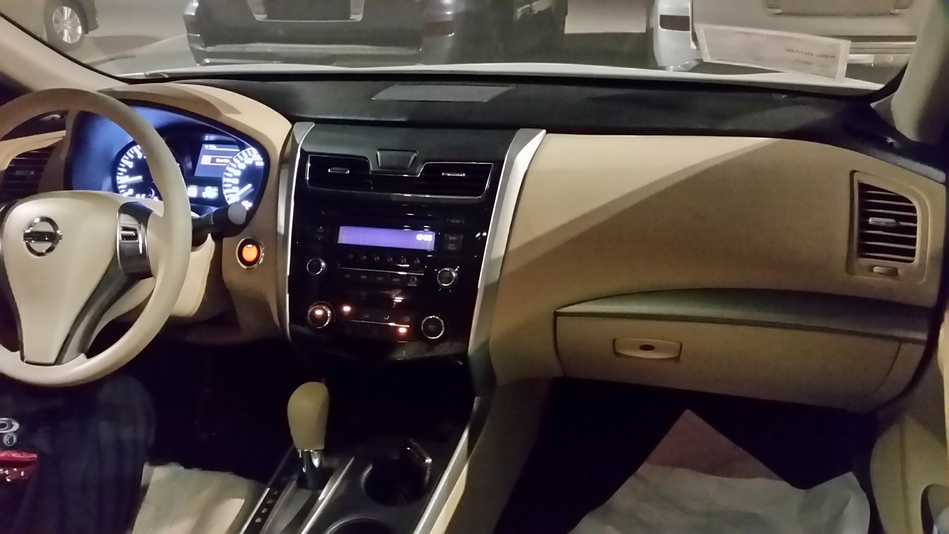 Excellent and neat Nissan Altima 2015 2.5 L GCC Spec