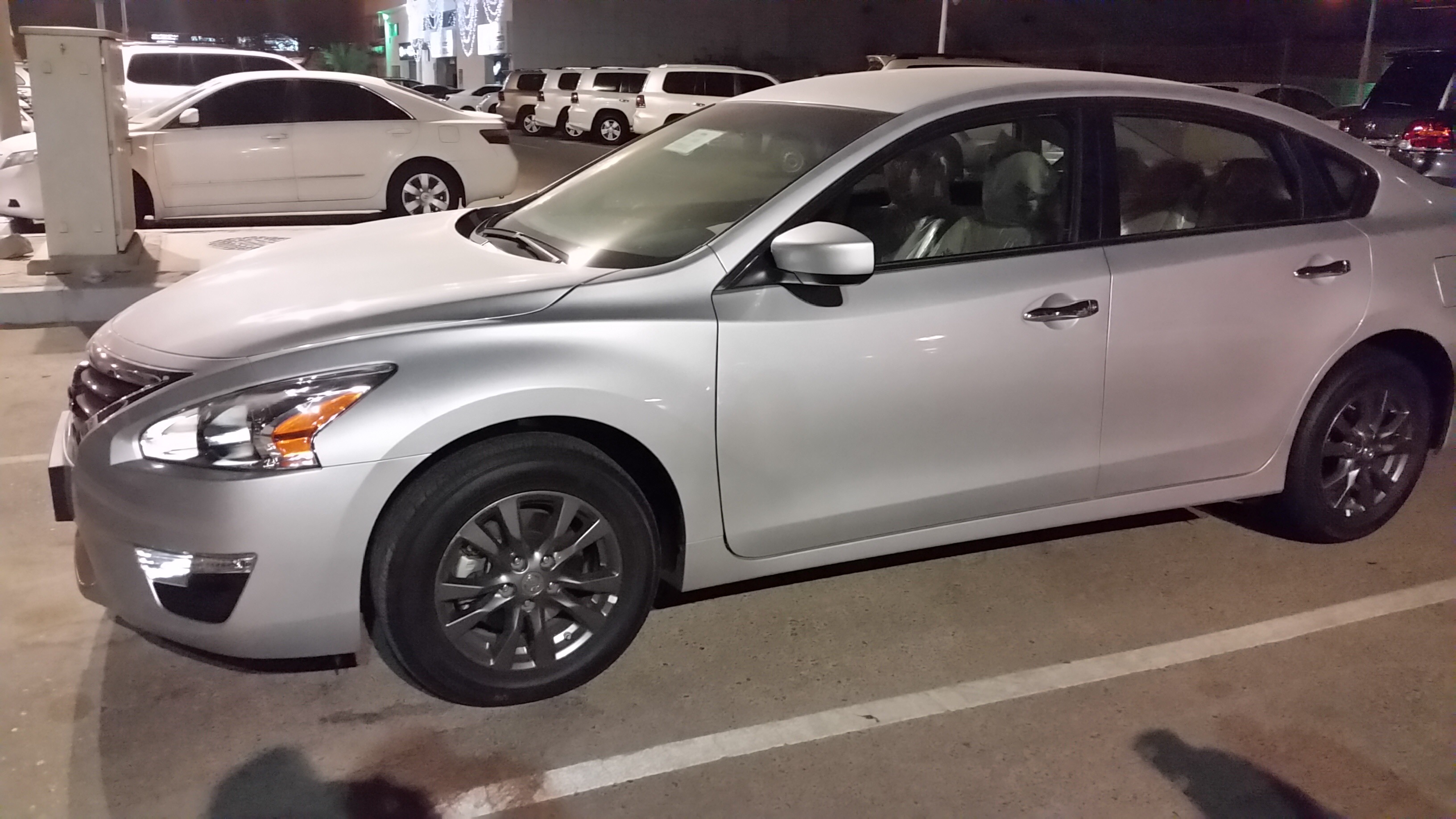 Excellent and neat Nissan Altima 2015 2.5 L GCC Spec