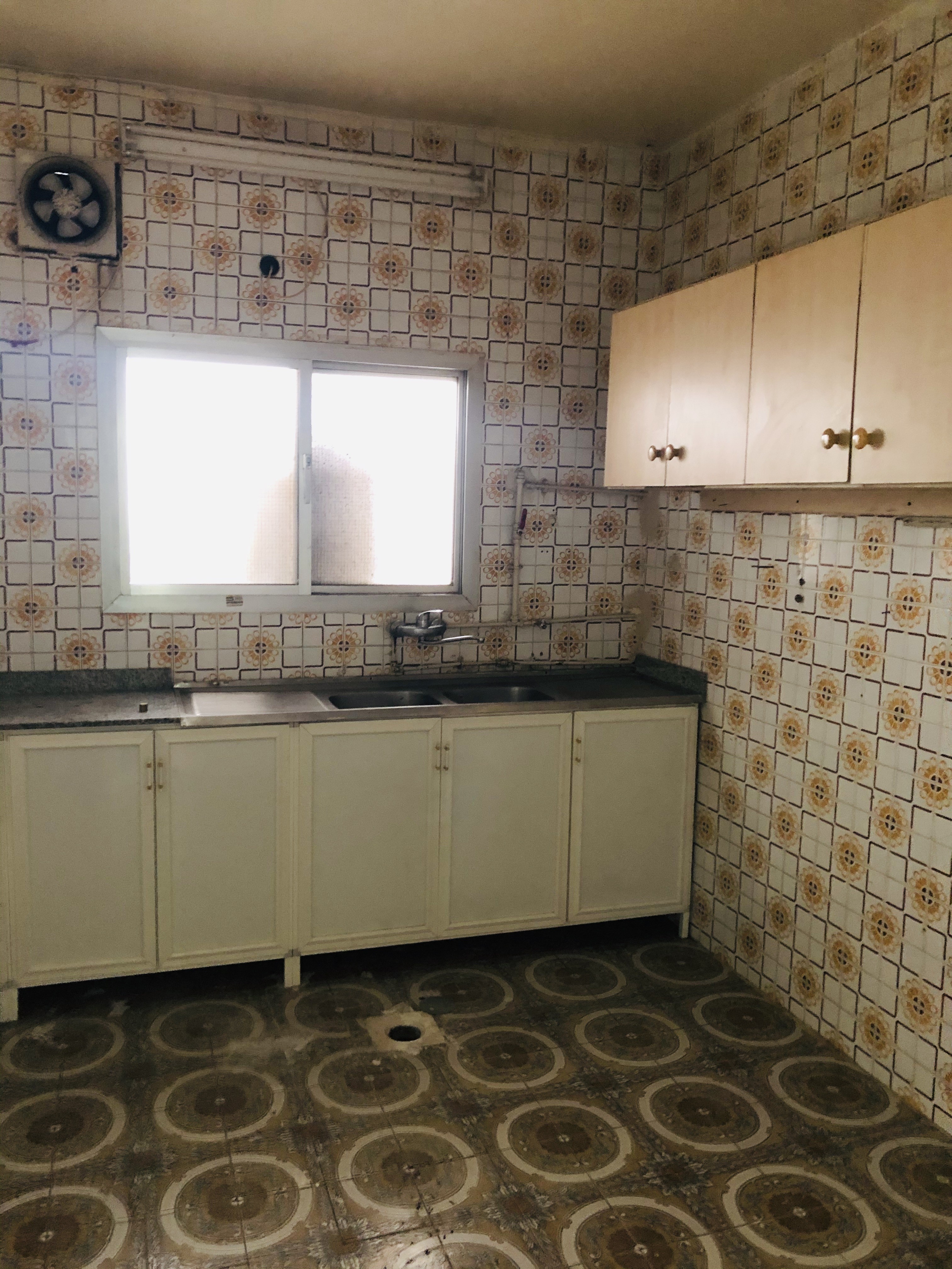 Semi Furnished two BHK flat available in 	Al Mansoura/Fereej Bin Dirham