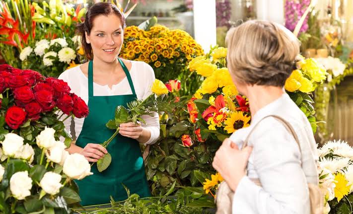 Urgently Required florist for Mall of Doha ( female candidates)