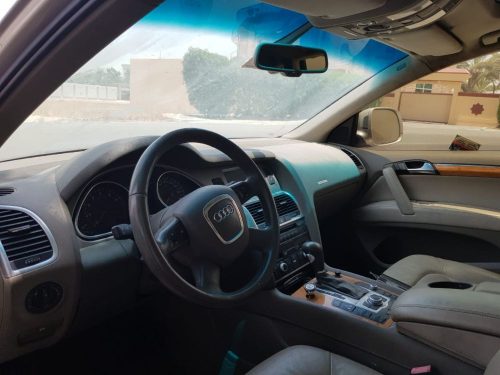 2007 MODEL AUDI Q7 FOR SALE URGENT SALE -DUABI