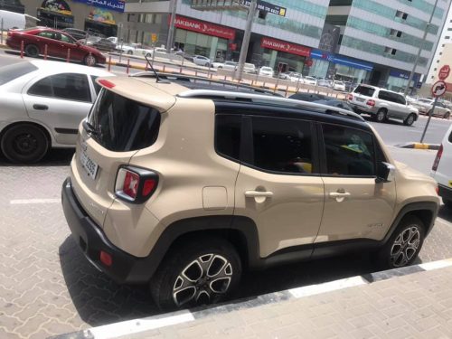 Laxuries, Neat and Excellent condition Jeep  Renegade for sale in Sharjha