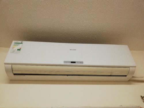 Neatly used Daewoo 2T split AC for urgent Sale