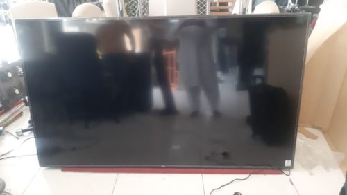 G 82UM7580PVA-AMA 82 Inch UHD Smart TV for urgent sale